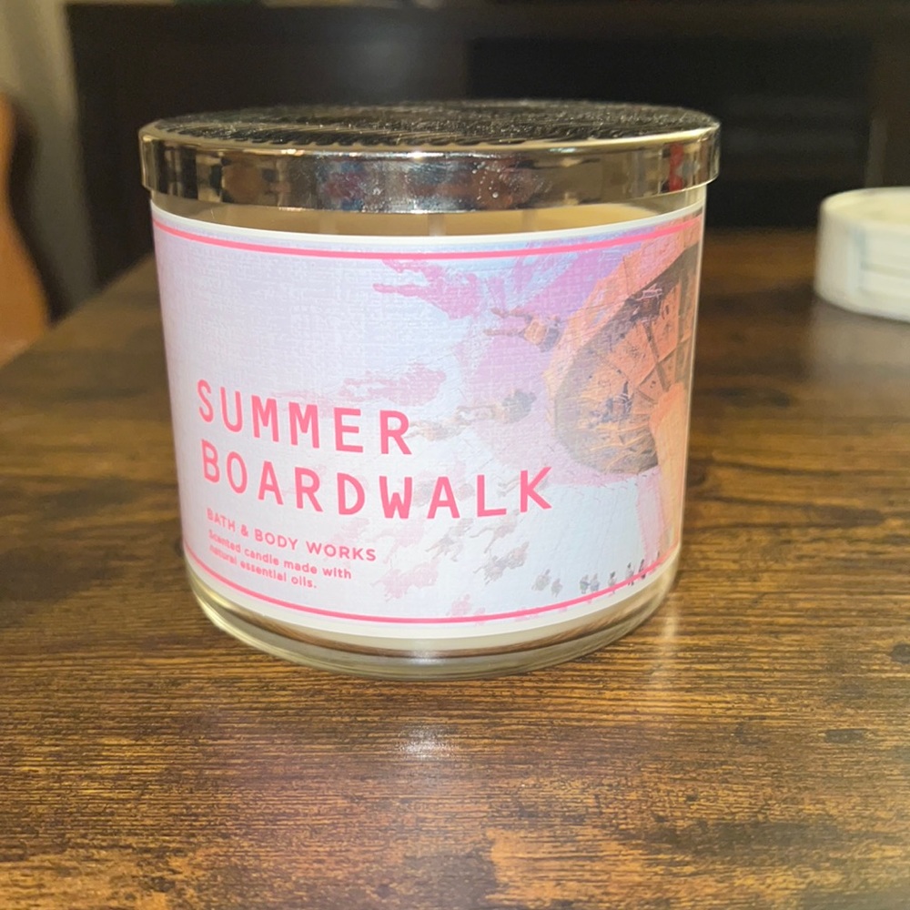 3 wick candle